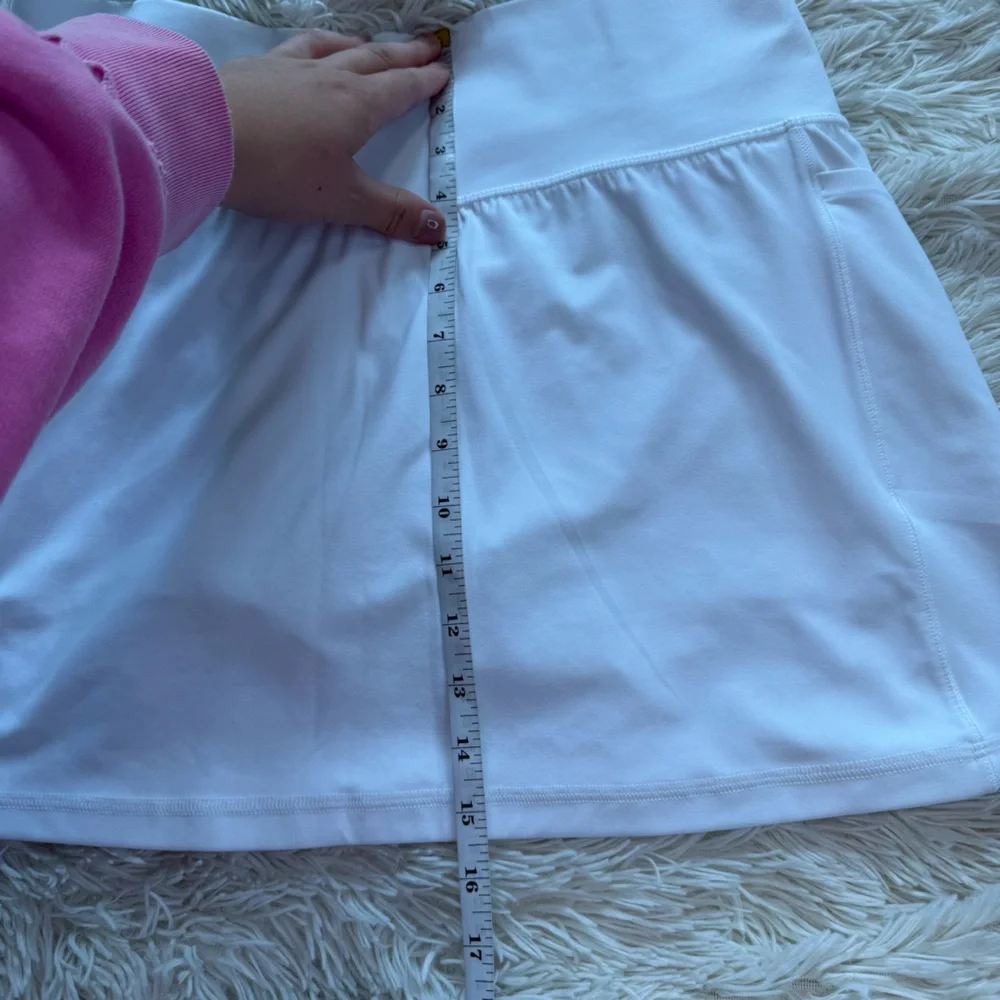 Athleta Bright White Salutation Stash Pocket 14.5” Skort Size Large